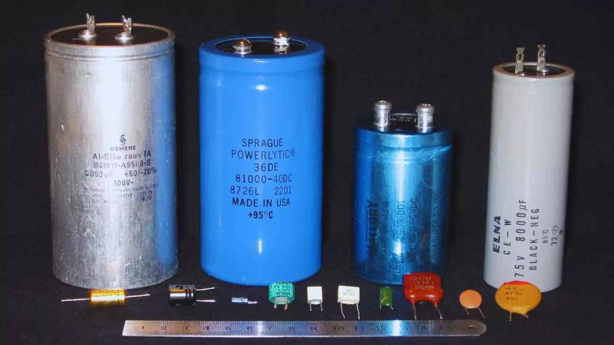 Capacitor Kya Hai