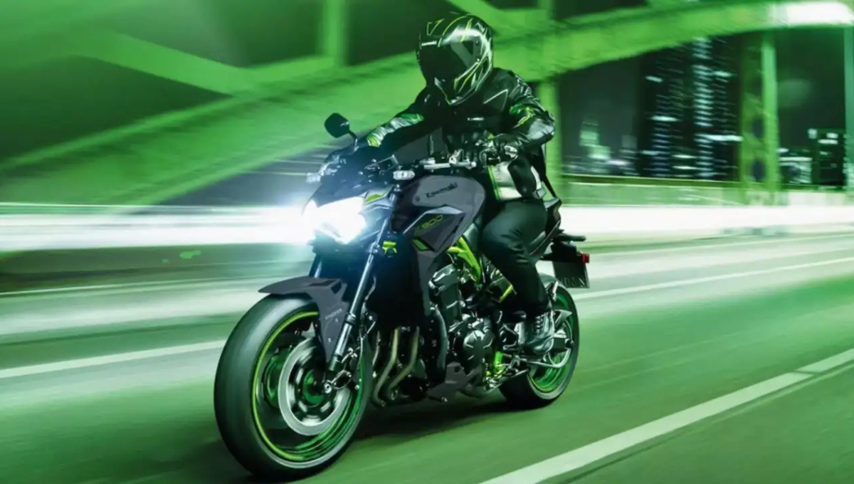 Kawasaki Z900 2025: 122 BHP पावर और 240 kmph टॉप स्पीड के साथ दमदार बाइक कीमत और फीचर्स