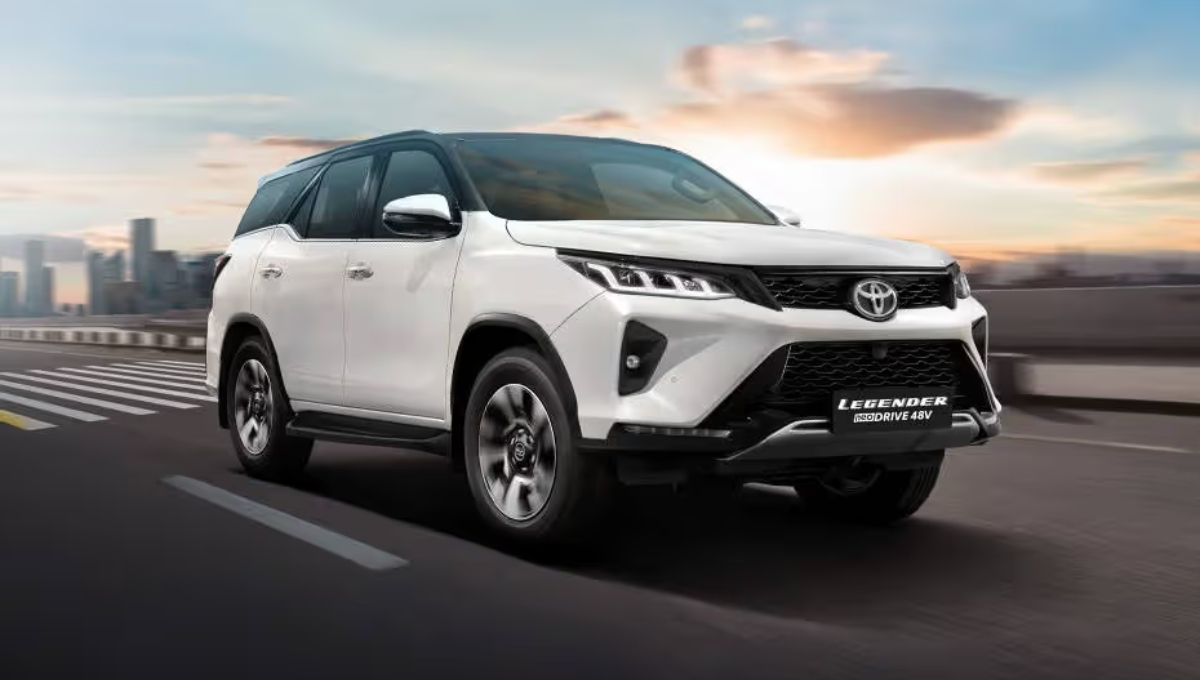 Toyota Fortuner 2025: दमदार फीचर्स और ₹33.43 लाख से शुरू कीमत के साथ भारत की नंबर 1 SUV