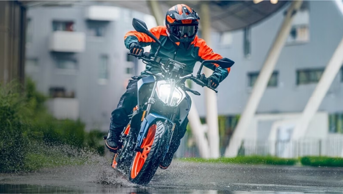 KTM 160 Duke 2025: दमदार 164.2cc इंजन, Dual ABS और स्टाइलिश LED लाइट्स के साथ, कीमत जानें