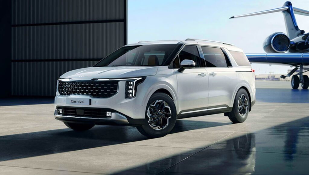 Kia Carnival 2025: 7 सीटर MUV, Diesel इंजन, 190bhp पावर और शानदार फीचर्स कीमत अभी जानें
