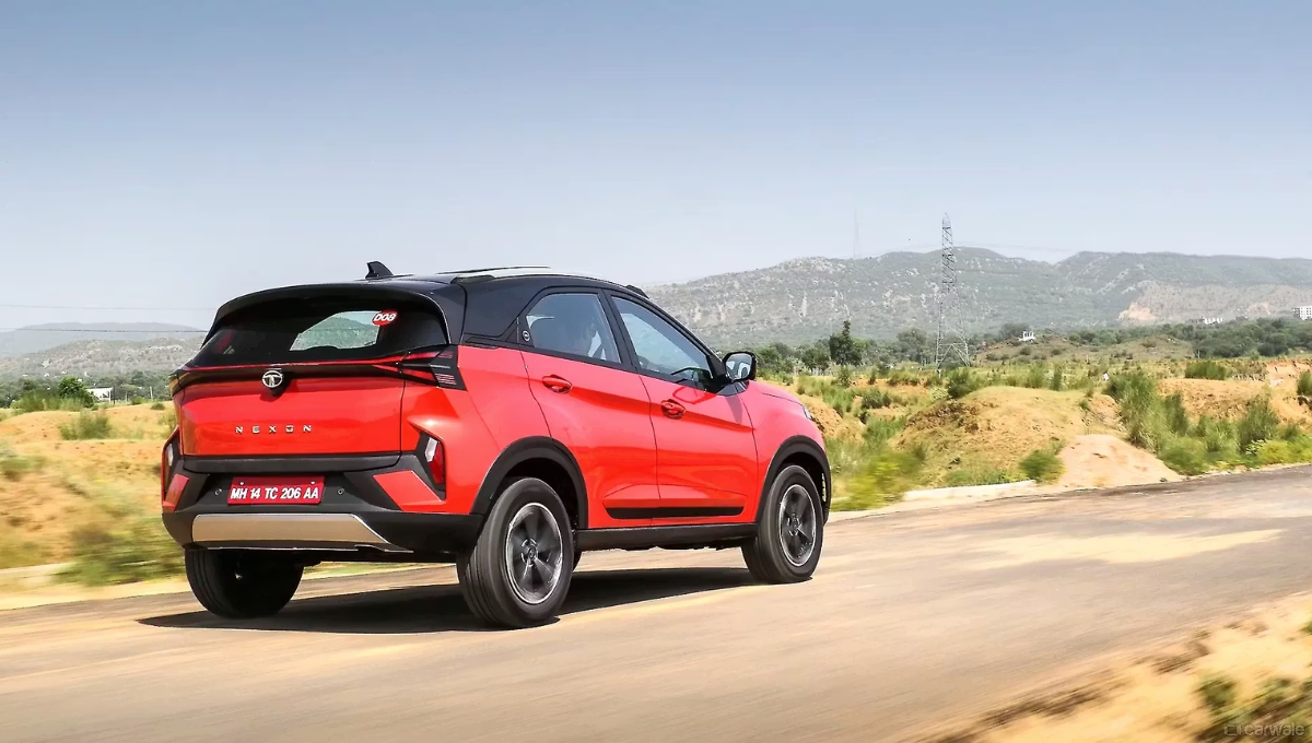 Tata Nexon 2025: दमदार SUV, 24.08 kmpl माइलेज और 382L बूट स्पेस के साथ कीमत सिर्फ ₹10.99 लाख से