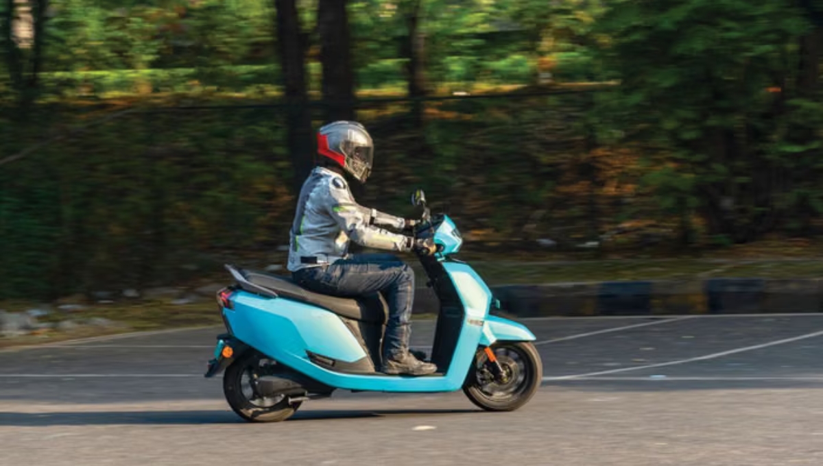 Ampere Nexus इलेक्ट्रिक बाइक 4 kW पावर, 100-105 KM रेंज और सिर्फ 3.3 घंटे में फुल चार्ज