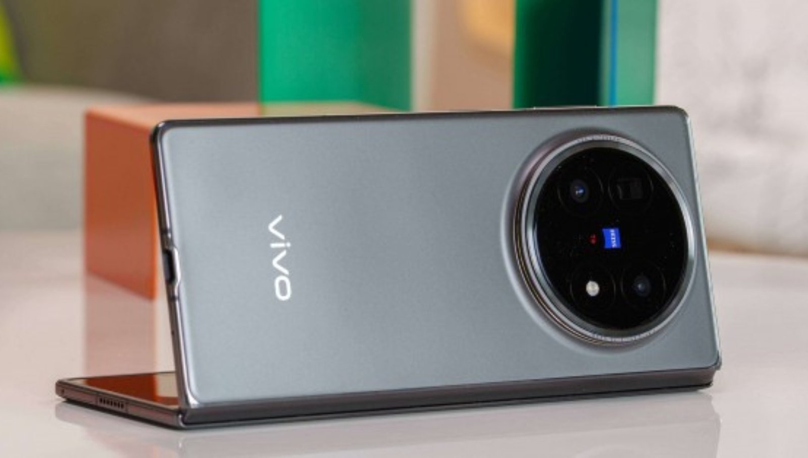 Vivo X Fold5: फोल्डेबल डिस्प्ले, 6000mAh बैटरी और धांसू कैमरे, जानें कीमत