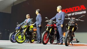 Honda CB 125 Hornet: 124cc पावर, LED हेडलाइट और USB चार्जिंग पोर्ट के साथ