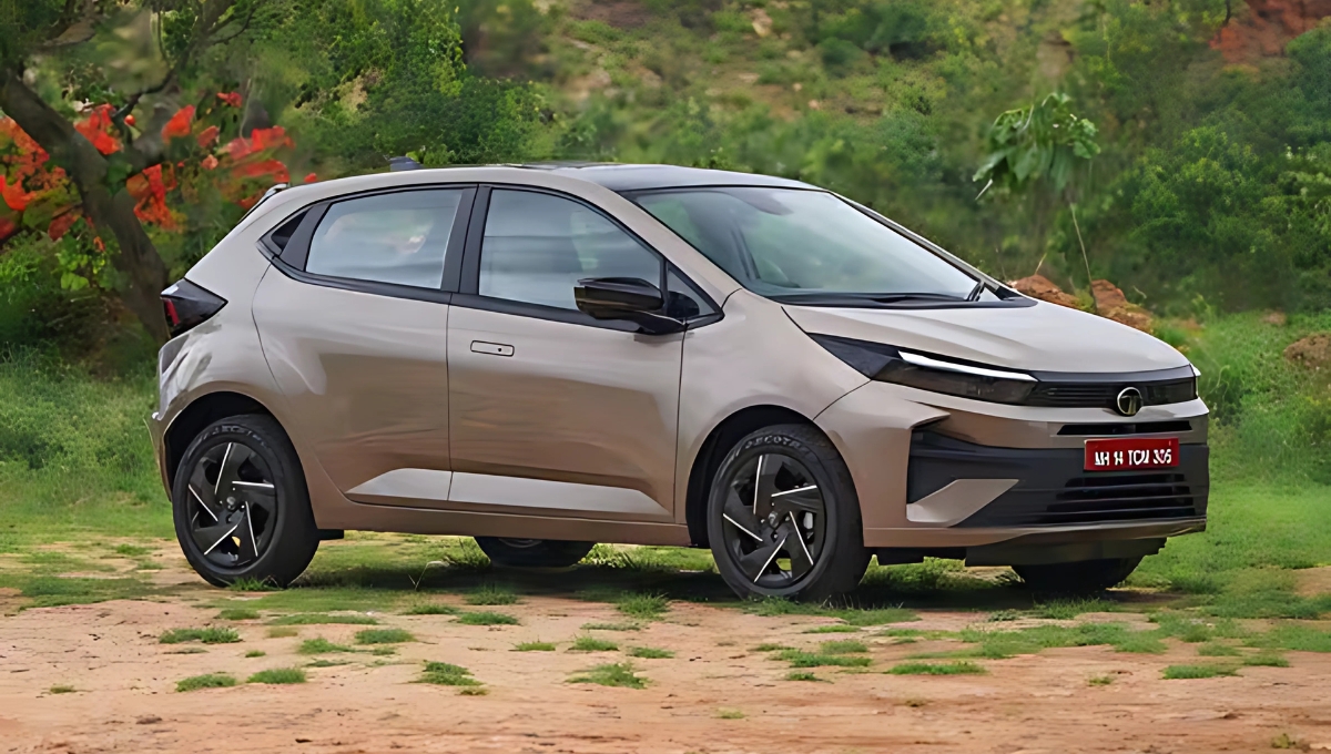 Tata Altroz 2025: दमदार फीचर्स और ₹6.89 लाख से शुरू कीमत वाली प्रीमियम हैचबैक