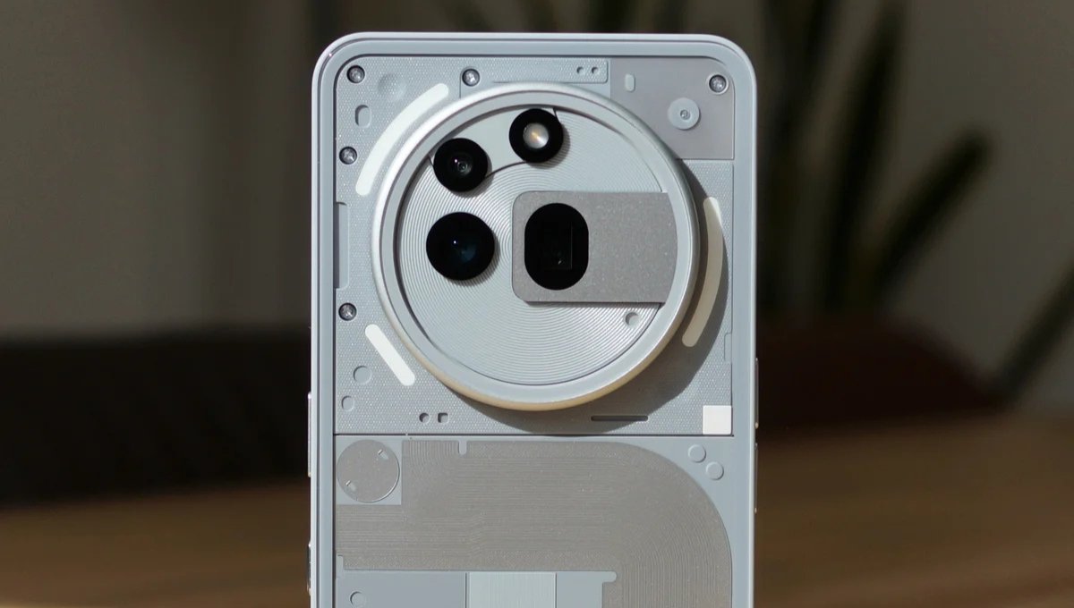 Nothing Phone (3a) Pro: 6.77” AMOLED, ट्रिपल 50MP कैमरा, 5000mAh बैटरी सिर्फ ₹39,999 में