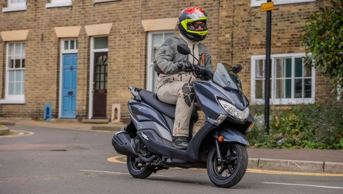 Suzuki Burgman Street 125: स्मार्ट डिजाइन और दमदार परफॉर्मेंस का बेहतरीन कॉम्बिनेशन