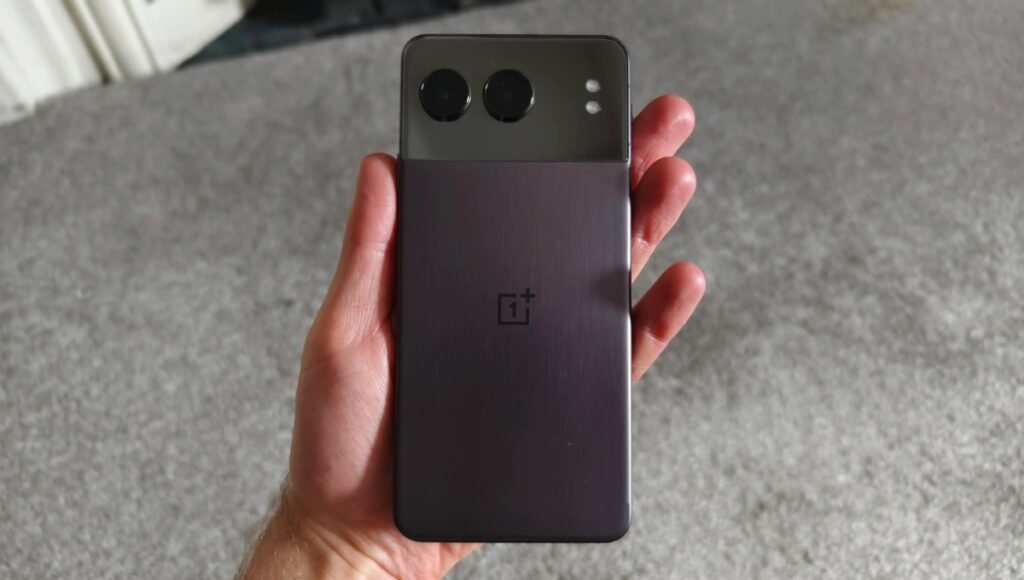 OnePlus Nord 4: 5500mAh बैटरी, 100W फास्ट चार्जिंग और धांसू फीचर्स, कीमत सिर्फ ₹26,998