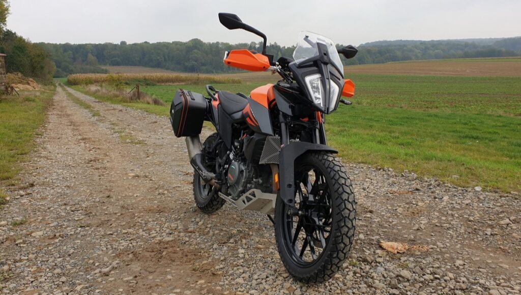 KTM 390 Adventure: 42.9 bhp पावर, स्टाइलिश फीचर्स और सिर्फ ₹3,90,567 में